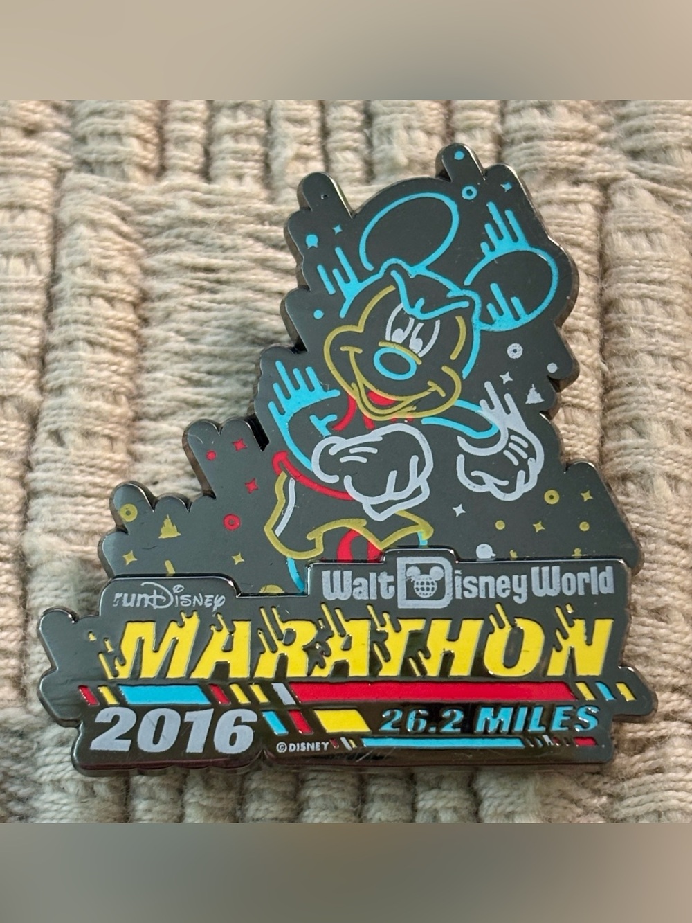 DISNEY 2016 Limited Release Walt Disney World Marathon Mickey Mouse Pin